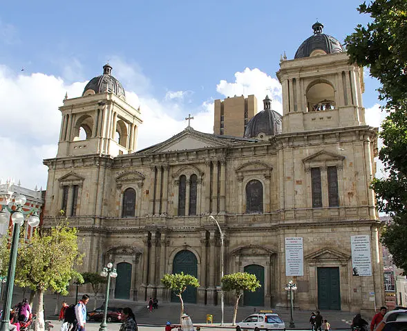 catedral la paz bolivia ciudad barata