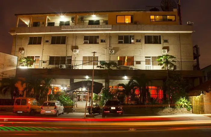 alojamiento barato acra